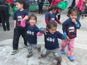 Die NAG Kids Band rockt das NAG – Heim für Strassenkinder mit L'Unique Foundation Team-Mitglied Bettina Schelker